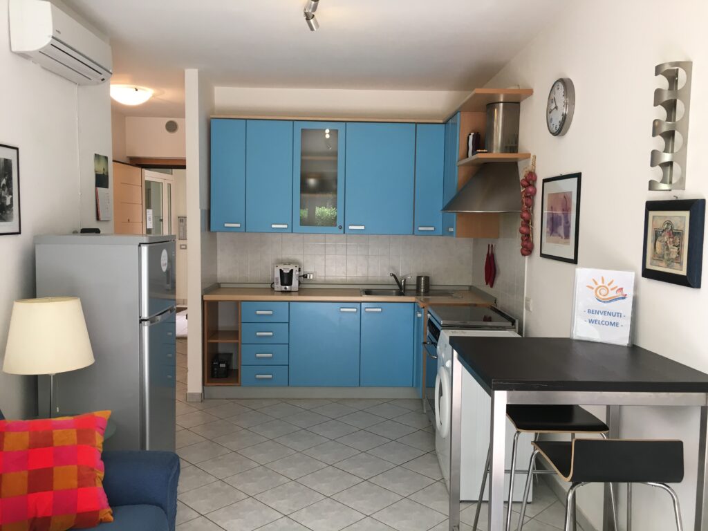 Appartamento Casa Vacanze Senigallia Cucina Soggiorno con divano letto